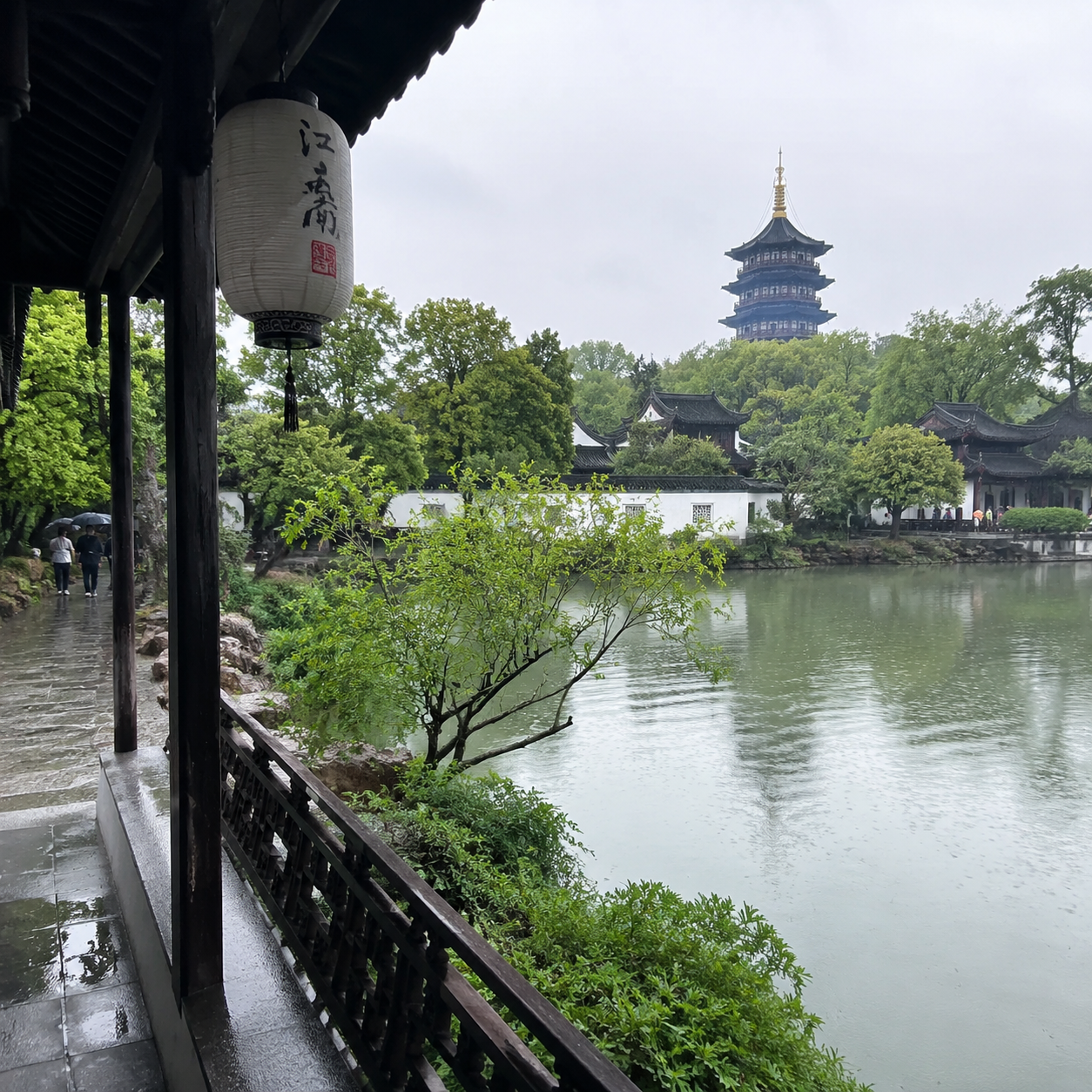 我在镇江西津渡的五月雨声里,忽然不再害怕一个人吃饭 | In Zhenjiang's May Rain at Xijin Ferry, I Suddenly Stopped Fearing Eating Alone