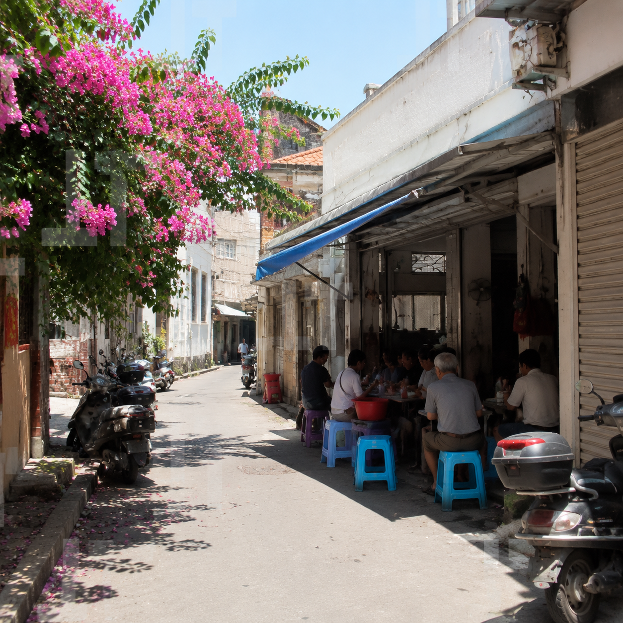厦门老街小店的午饭,让我明白“本地味道”不是网红菜单 | Lunch in a Small Xiamen Old-Street Shop Taught Me Local Flavor Is Not a Viral Menu