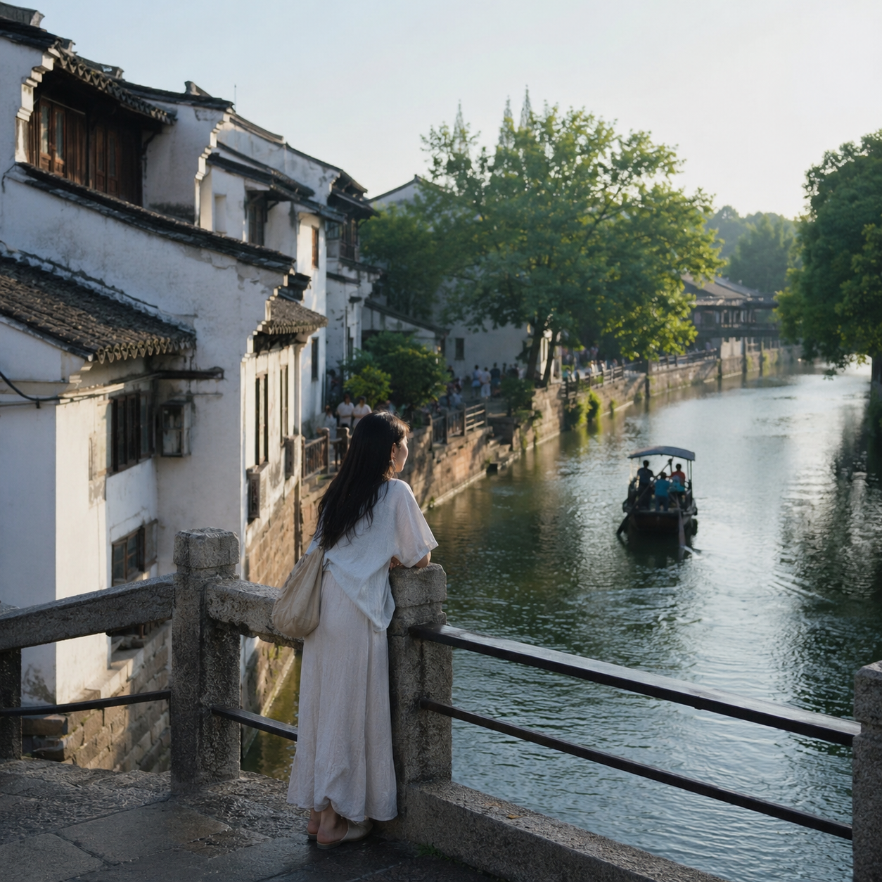 六月在中国,我会把古镇、山路和夜市拆开来走 | In June in China, I Split Old Towns, Mountain Paths, and Night Markets into Different Rhythms
