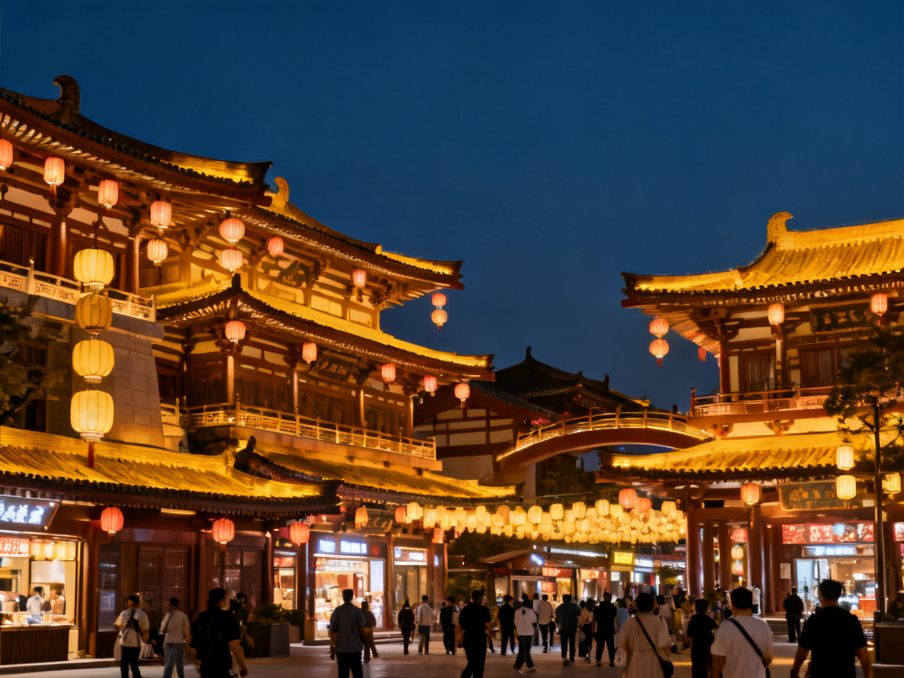 大唐不夜城夜景，仿唐建筑灯火辉煌 Tang Paradise Night Street illuminated at night